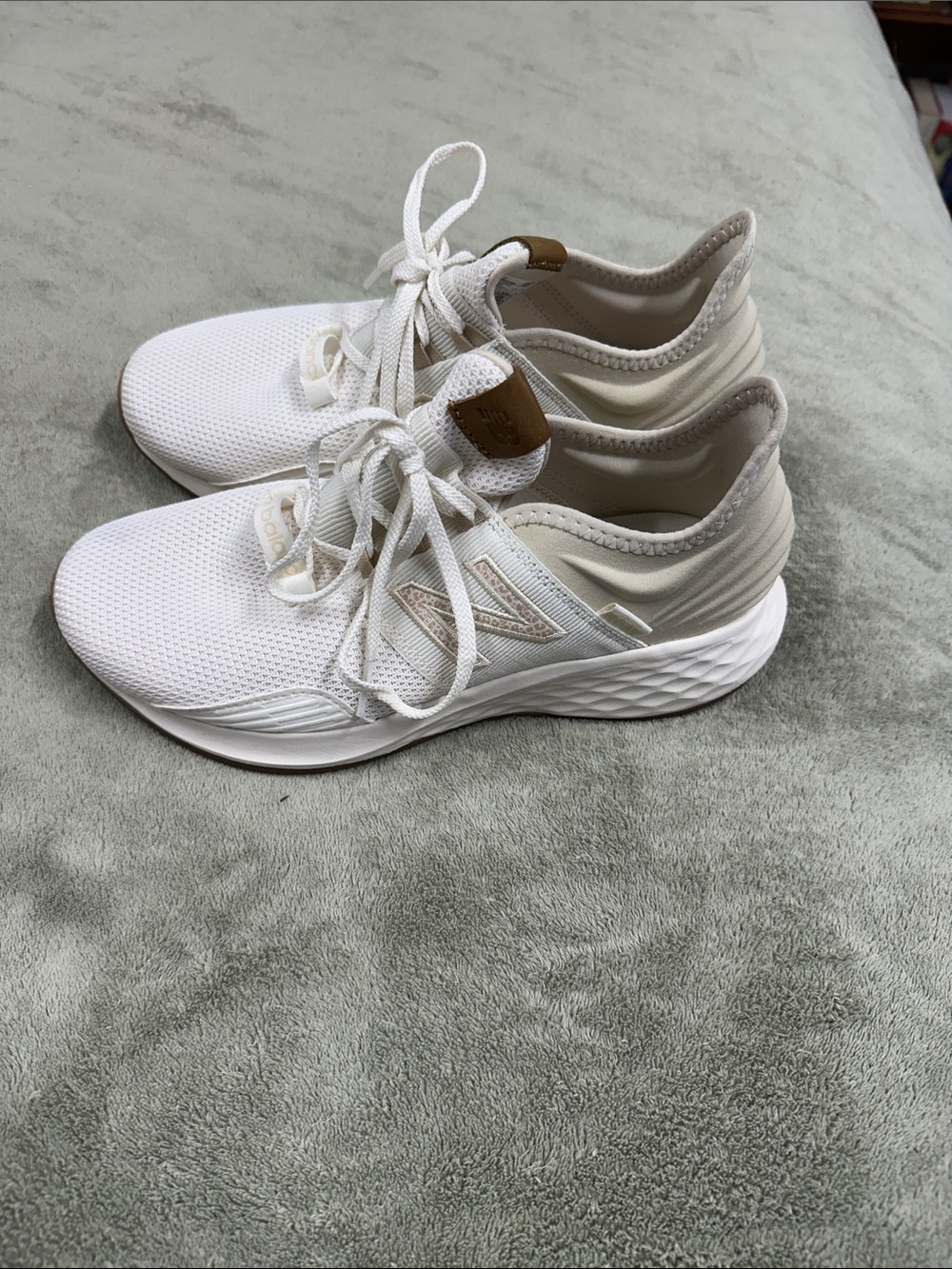 New Balance ROAV - Picture 2 of 5